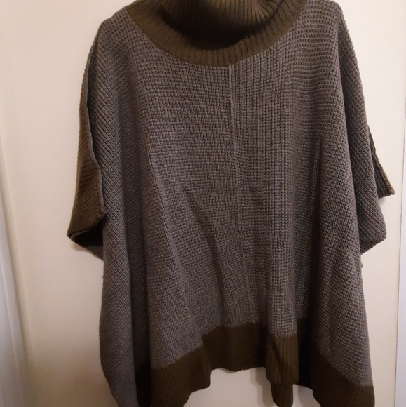Aritzia Wilfred Free Wellsh Turtleneck Wool Poncho Sweater - Picture 6 of 14